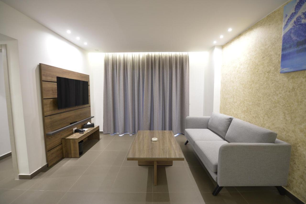 Zett Hotel Dżunija Zewnętrze zdjęcie