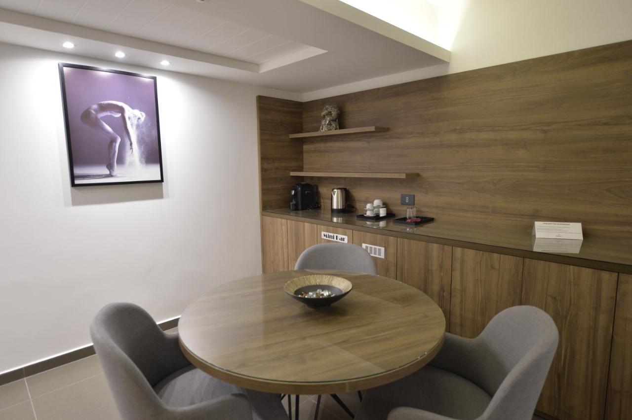 Zett Hotel Dżunija Zewnętrze zdjęcie