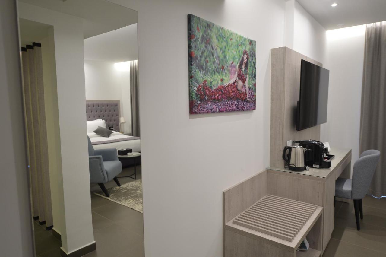 Zett Hotel Dżunija Zewnętrze zdjęcie