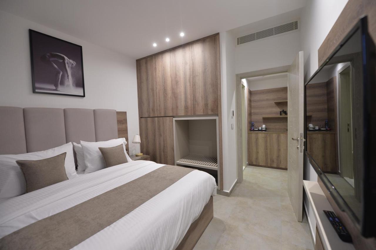 Zett Hotel Dżunija Zewnętrze zdjęcie