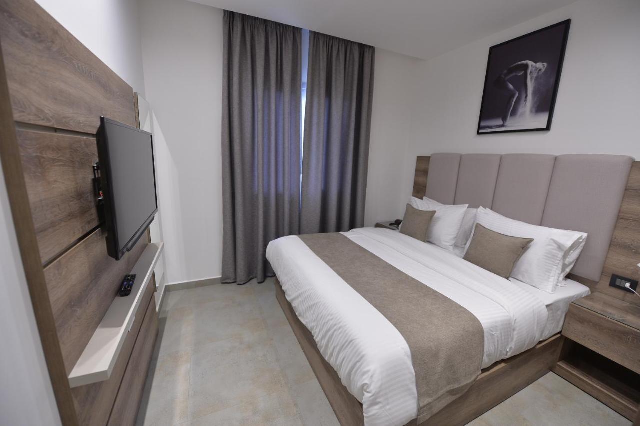 Zett Hotel Dżunija Zewnętrze zdjęcie